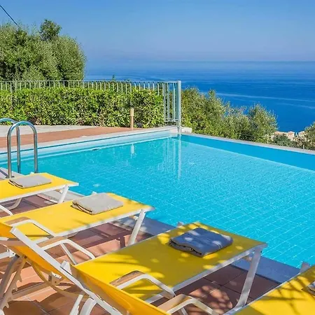Aliki Skala Villa *